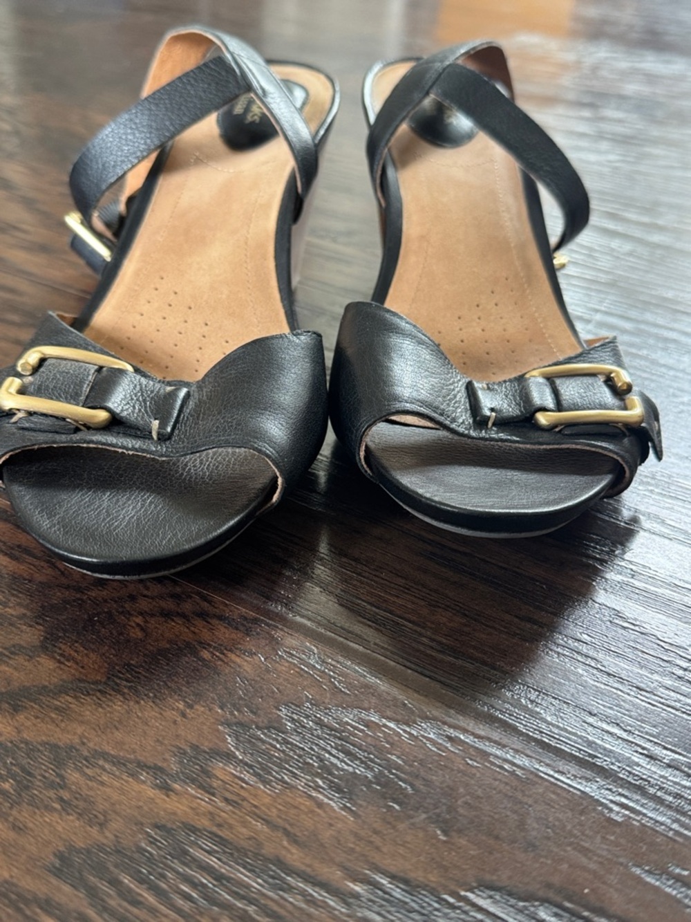 Clarks Black Leather Cross-Strap Sandals with Gold Buckles - Picture 7 of 12